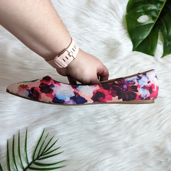 Dream Pairs colorful floral pointed toe flats size 11 - Picture 7 of 9